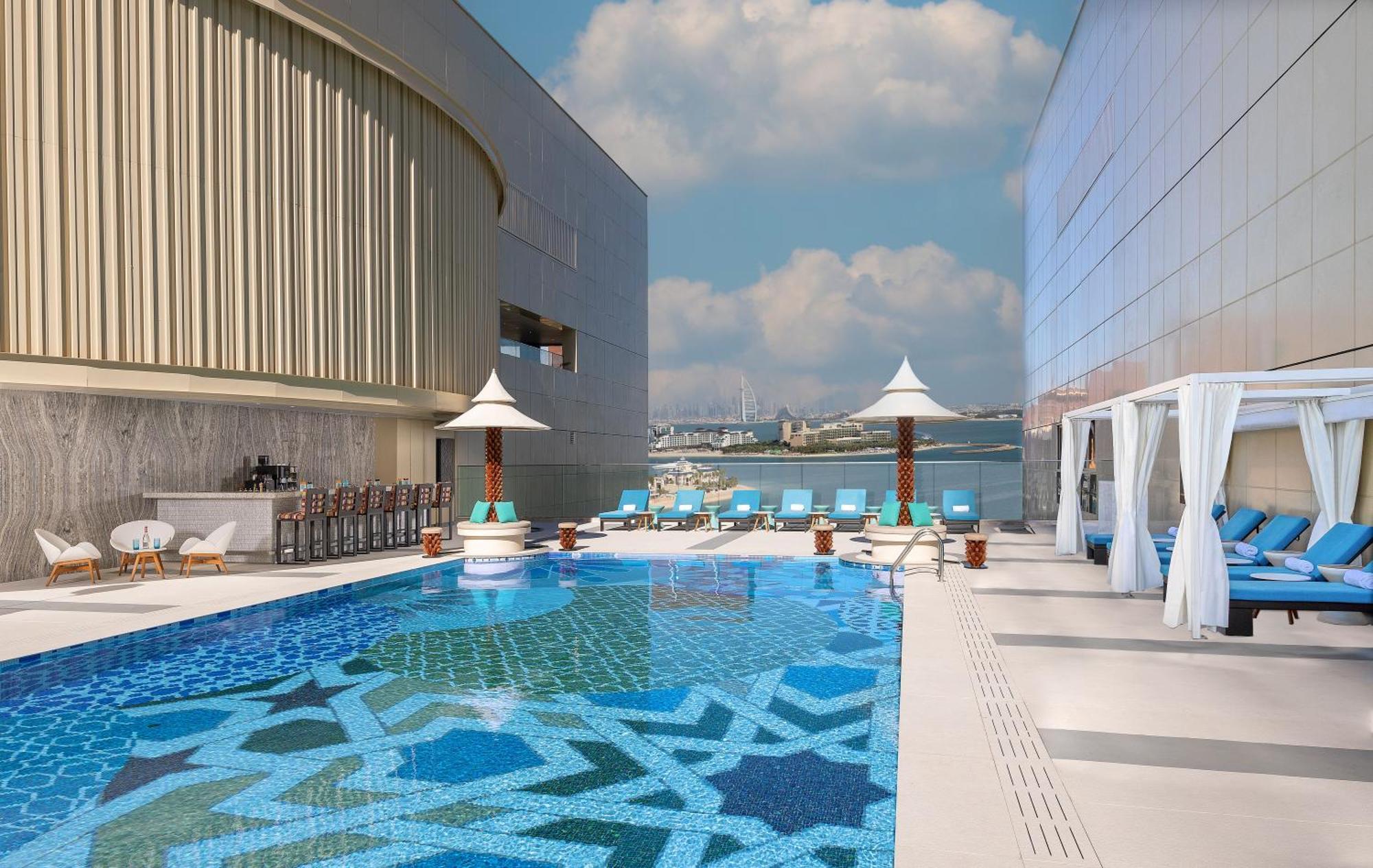 ホテル Andaz Dubai The Palm, By Hyatt エクステリア 写真 The pool at the hotel